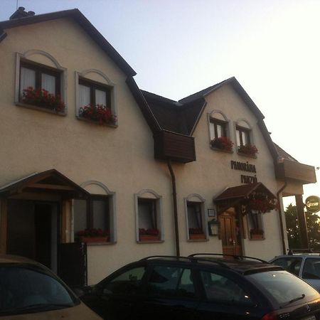 Panorama Panzio Bed & Breakfast Tatabanya Exterior photo