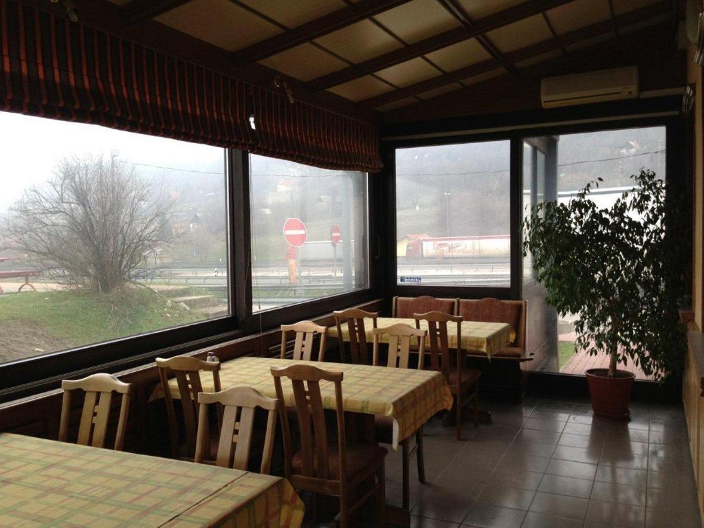 Panorama Panzio Bed & Breakfast Tatabanya Exterior photo